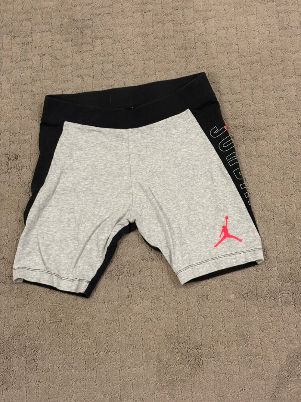 Bicolor Jordan Girl's shorts XL